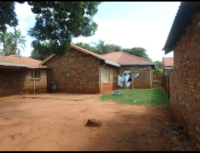 3 BEDROOM HOUSE FOR SALE IN THE ORCHARDS